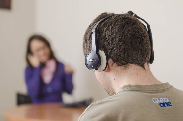 Lehallgathatta a Huawei az egyik legnagyobb holland távközlési vállalat ügyfeleit